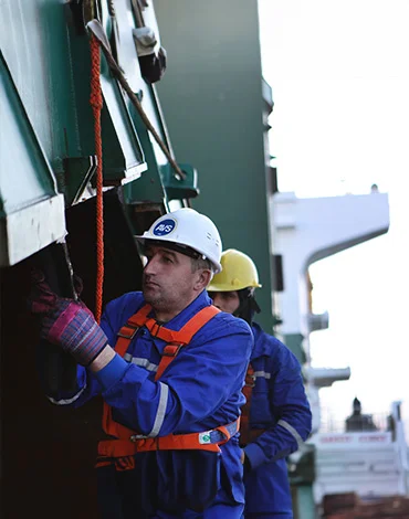 a technician who performs technical repairs outside a ship
